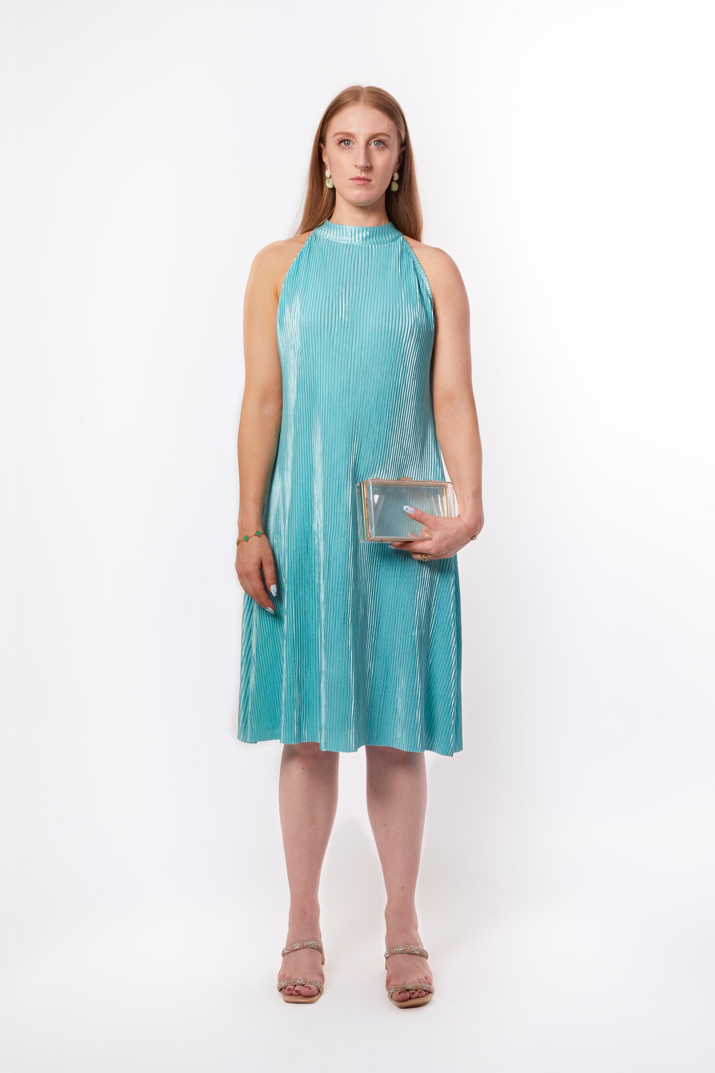 Forburi turquoise dress – lightweight and bold summer dress in ocean-inspired tones, perfect for warm days. Keywords: turquoise dress women, robe turquoise femme, robe été colorée, robe plage chic, summer vibes, riviera vibes, paris summer vibes, Forburi Paris, Forburi, womenswear, womenswearcasual