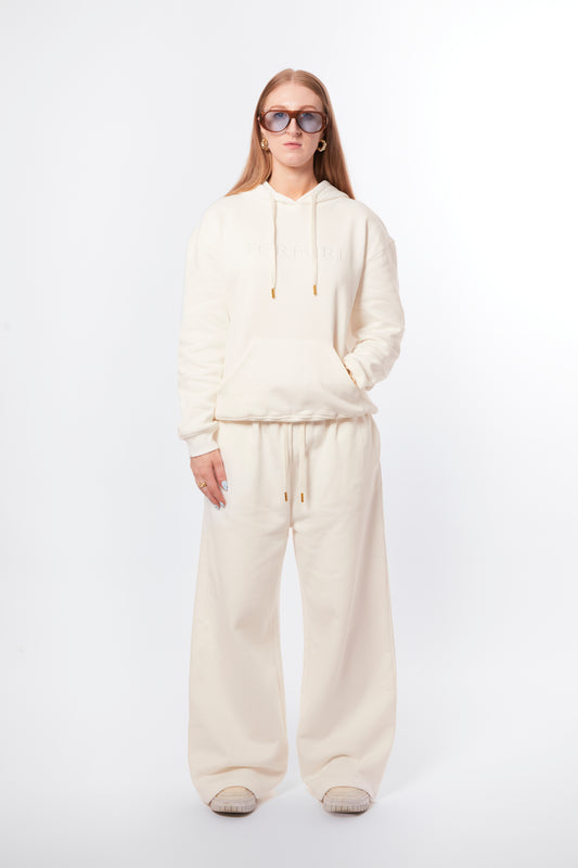 Forburi ecru co-ord set for women – matching beige hoodie and pants in soft cotton with a relaxed fit. Ideal for neutral summer looks with a Parisian twist. Keywords: ecru co-ord women, beige coord set femme, ensemble coordonné femme, tenue beige été, summer loungewear, casualwear femme, chic décontracté, paris summer vibes, riviera vibes, Forburi Paris, Forburi, womenswear, womenswearcasual