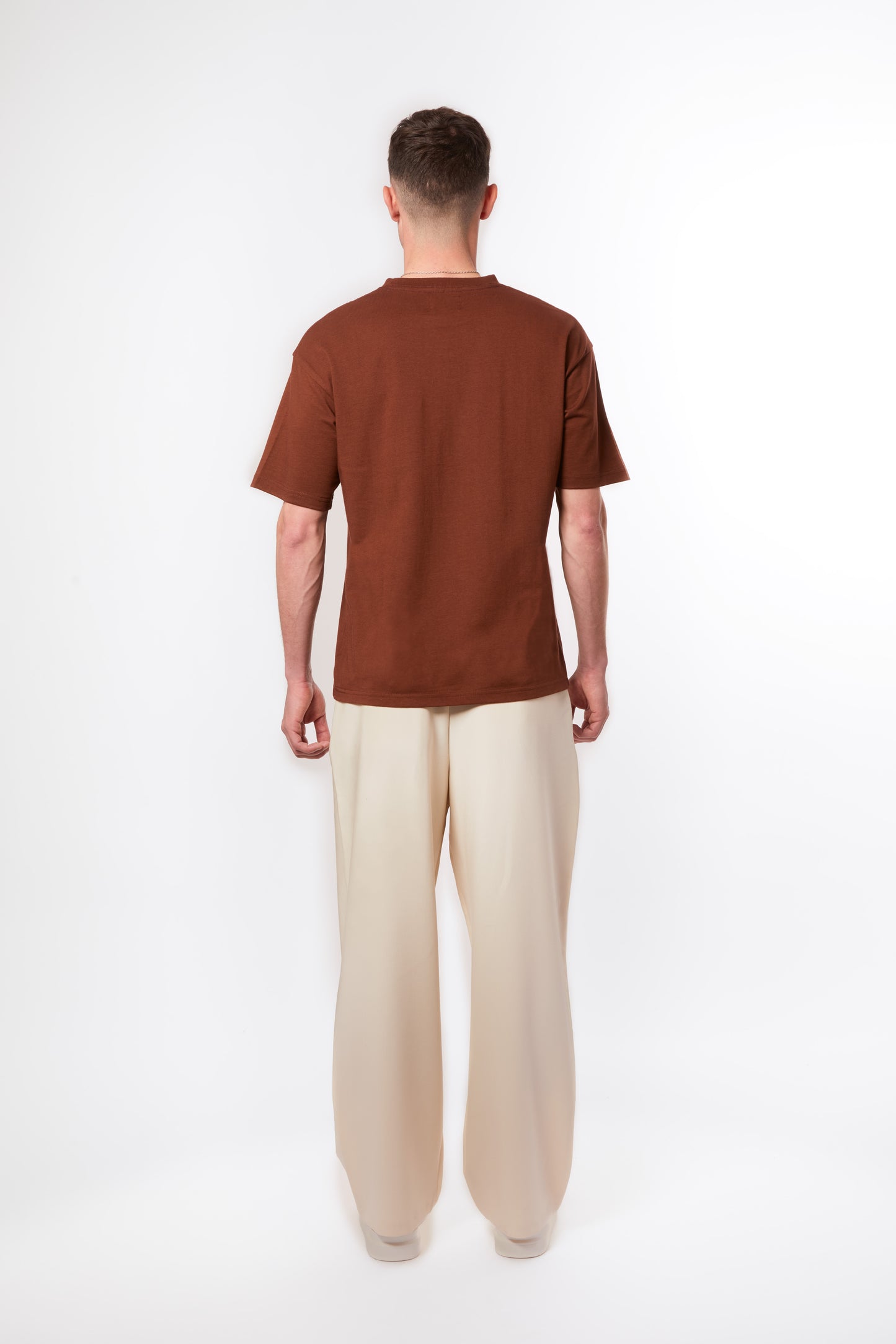 brown t-shirt men, coffee tone men’s tee, earthy tone fashion for men, t-shirt marron homme, premium basics for men, minimalist Parisian style, cotton streetwear tee, inspired by Arket, inspired by A.P.C., summer vibes, riviera vibes, paris summer vibes, Forburi Paris, Forburi, Forburimen, menswear, menswearcasual
