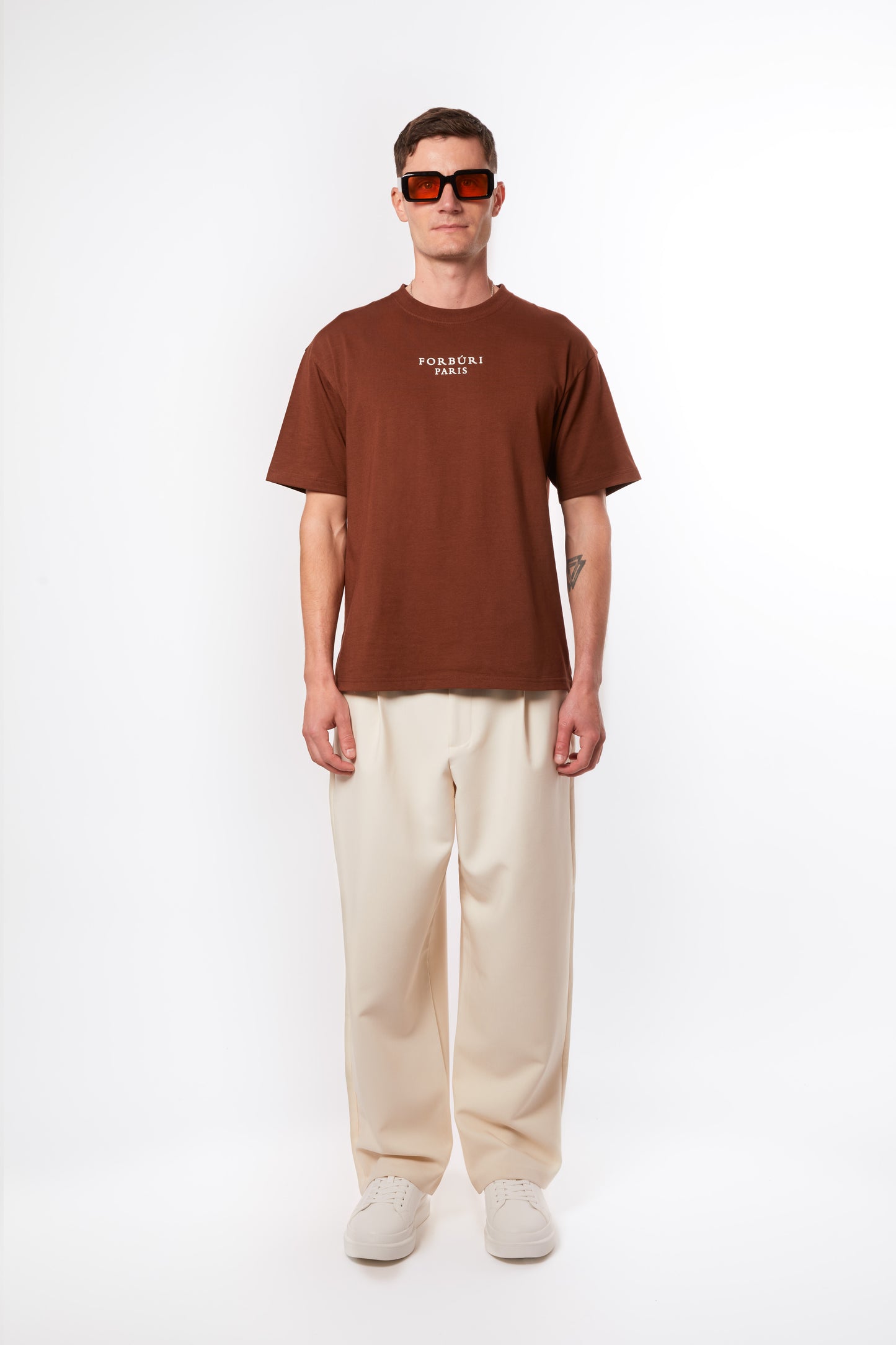 brown t-shirt men, coffee tone men’s tee, earthy tone fashion for men, t-shirt marron homme, premium basics for men, minimalist Parisian style, cotton streetwear tee, inspired by Arket, inspired by A.P.C., summer vibes, riviera vibes, paris summer vibes, Forburi Paris, Forburi, Forburimen, menswear, menswearcasual