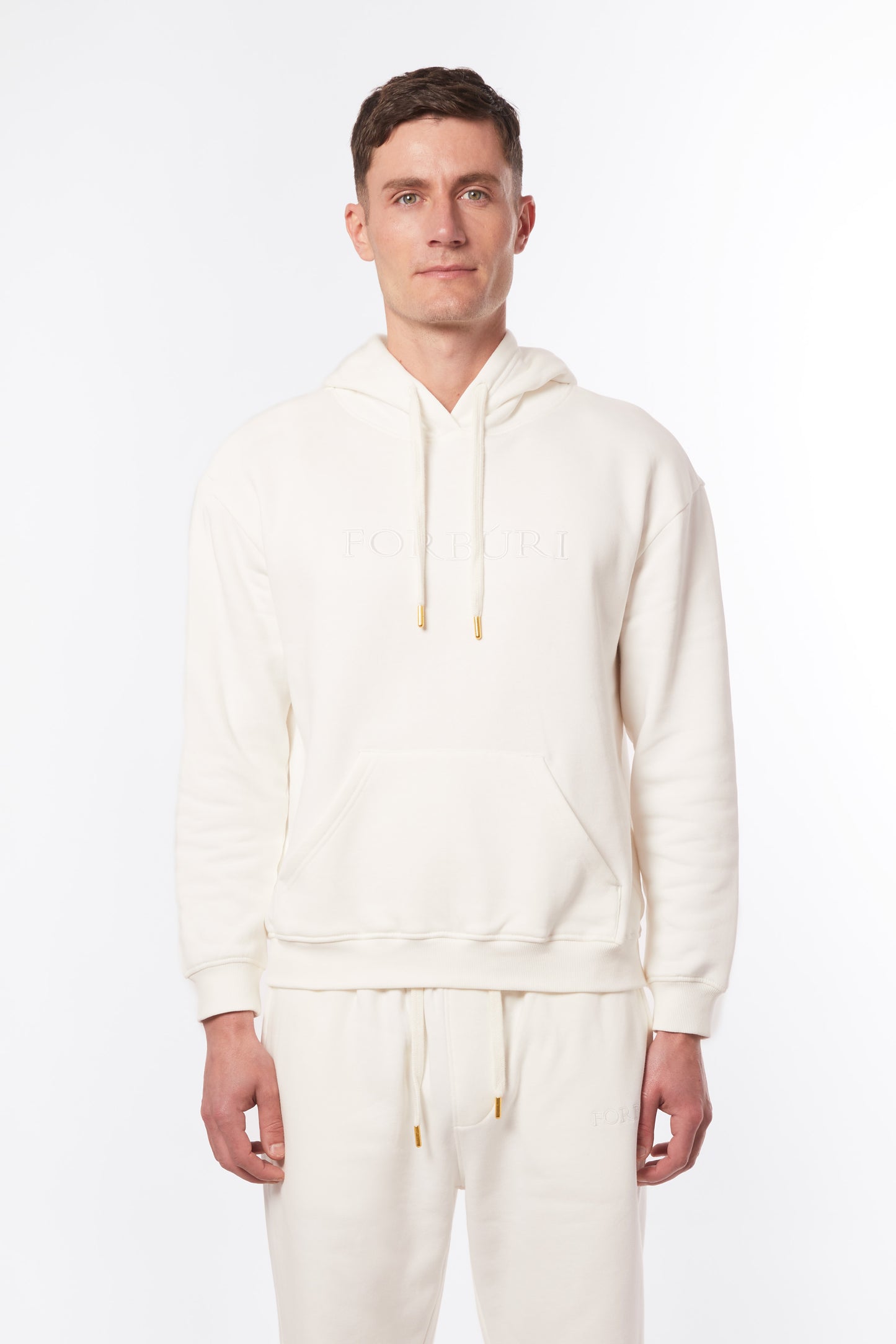 Forburi ecru men’s co-ord set – matching beige hoodie and pants in premium cotton, perfect for relaxed summer wear with clean Parisian style (ensemble co-ord homme beige clair, mode estivale, style minimaliste).