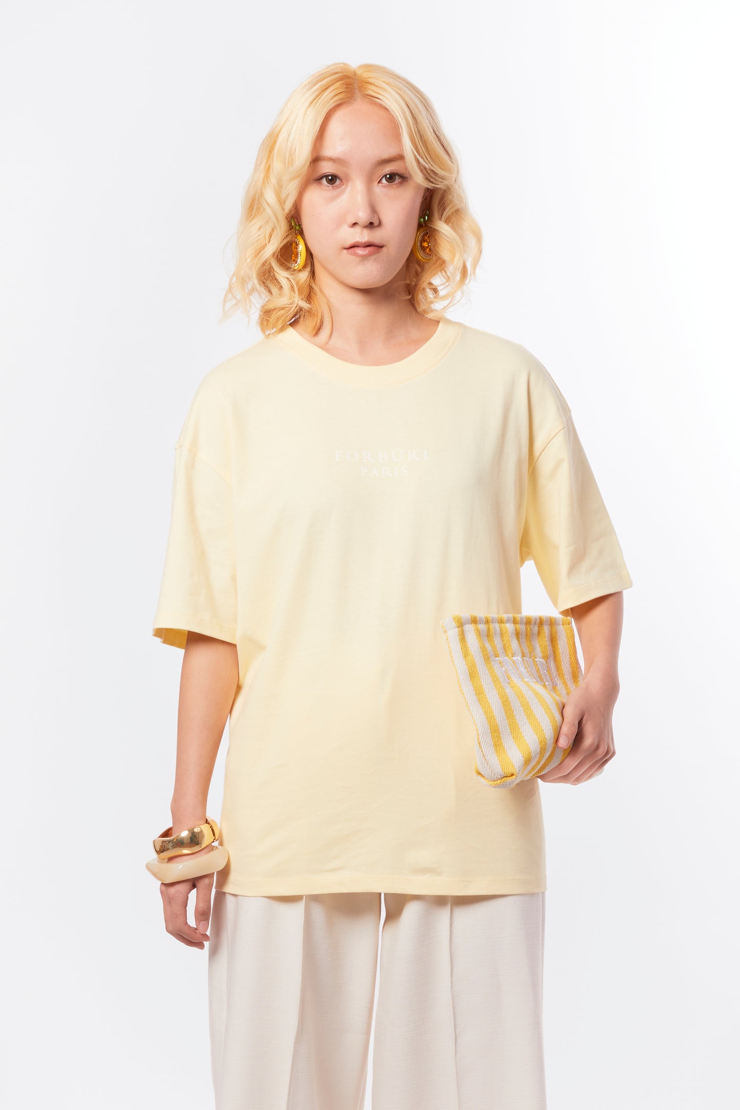 Forburi yellow T-shirt for women – pastel butter yellow cotton tee, minimalist and fresh for summer. Keywords: yellow t-shirt women, t-shirt femme jaune pastel, t-shirt coton été, soft summer tee, effortless style femme, summer vibes, riviera vibes, paris summer vibes, Forburi Paris, Forburi, womenswear, womenswearcasual