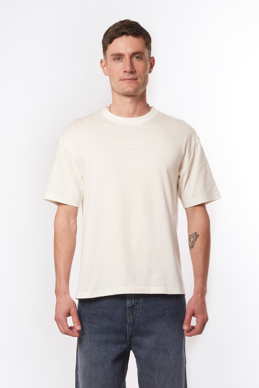 oatmilk t-shirt, offwhite t-shirt men, cream t-shirt for men, t-shirt homme blanc cassé, minimalist men’s fashion, Parisian men’s streetwear, premium cotton t-shirt, urban fashion for men, inspired by COS, inspired by Jacquemus, summer vibes, riviera vibes, paris summer vibes, Forburi Paris, Forburi, Forburimen, menswear, menswearcasual