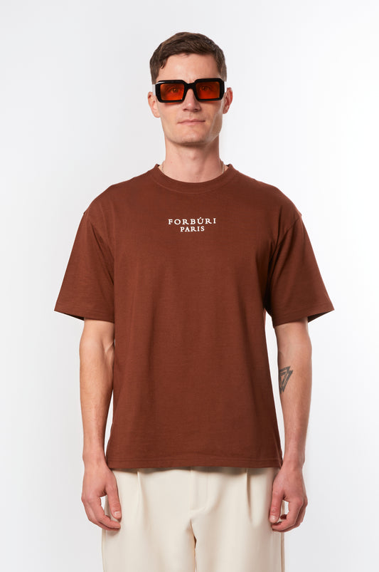 brown t-shirt men, coffee tone men’s tee, earthy tone fashion for men, t-shirt marron homme, premium basics for men, minimalist Parisian style, cotton streetwear tee, inspired by Arket, inspired by A.P.C., summer vibes, riviera vibes, paris summer vibes, Forburi Paris, Forburi, Forburimen, menswear, menswearcasual