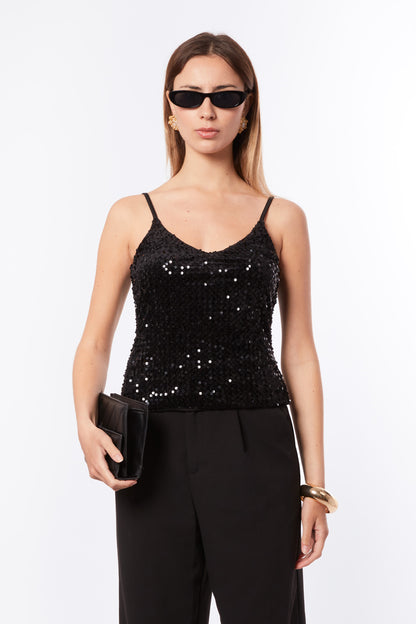 Forburi shimmer top – sparkly yet refined women’s top for summer evenings and festive days. Keywords: shimmer top women, top brillant femme, top soirée été, summer partywear, sparkly summer top, tenue éclatante, chic festif, summer vibes, riviera vibes, paris summer vibes, Forburi Paris, Forburi, womenswear, womenswearcasual
